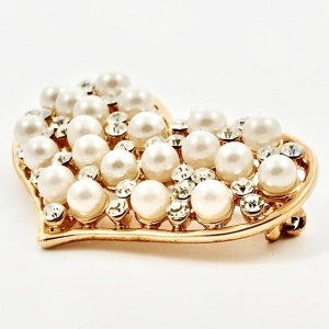Gold Plated Faux Pearl and Rhinestone Heart Brooch circa 1980s